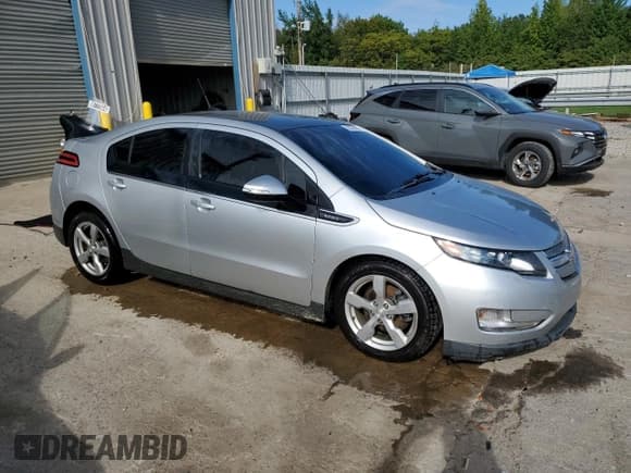 ✅ 2012 Chevrolet Volt • VIN: 1G1RA6E48CU115566 • Lot: 70376304. Wystawiony na Copart z przebiegiem 147 166 mil. Bezpłatny archiwum sprzedaży aukcyjnych z USA i szczegółowy raport historii pojazdu na DreamBid. Zdjęcie 4.