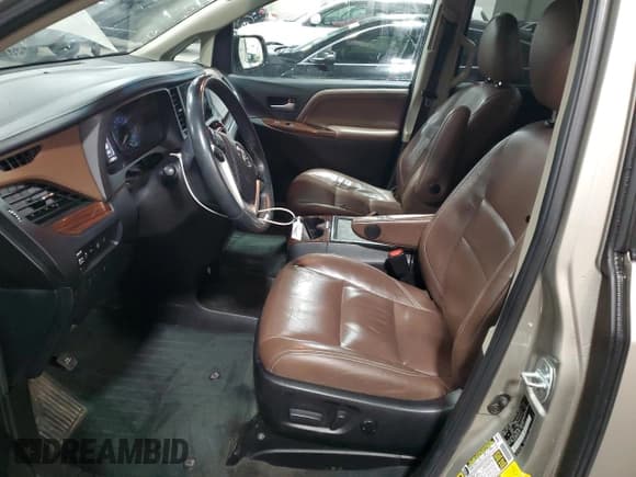 ✅ 2016 Toyota Sienna XLE • VIN: 5TDYK3DC7GS740798 • Лот: 91404215. Опубликован ранее на Copart с пробегом 183 311 миль. Бесплатный доступ к архиву аукционных продаж из США и подробный отчёт об истории автомобиля на DreamBid. Изображение 7.