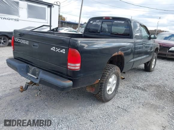 ✅ 2000 Dodge Dakota • VIN: 1B7GG22X1YS508459 • Лот: 43657904. Опубликован ранее на IAAI с пробегом 240 025 миль. Бесплатный доступ к архиву аукционных продаж из США и подробный отчёт об истории автомобиля на DreamBid. Изображение 4.