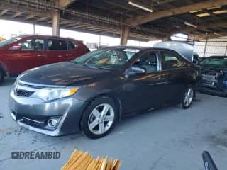 2013 Toyota Camry L с VIN 4T1BF1FK2DU228033, выставлен на аукционе Copart как лот 85409315 с пробегом 102 332 миль миль и Списание • Salvage title. История ставок и продаж доступна на DreamBid. Изображение 1.