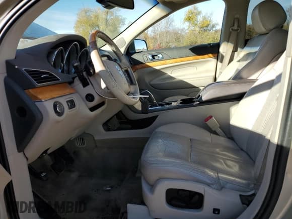 ✅ 2011 Lincoln MKT • VIN: 2LMHJ5AR4BBJ52178 • Lot: 91028925. Wystawiony na Copart z przebiegiem 126 708 mil. Bezpłatny archiwum sprzedaży aukcyjnych z USA i szczegółowy raport historii pojazdu na DreamBid. Zdjęcie 7.