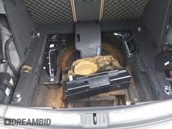 ✅ 2021 Porsche Macan • VIN: WP1AA2A55MLB10200 • Lot: 42774572. Wystawiony na IAAI z przebiegiem 14 711 mil. Bezpłatny archiwum sprzedaży aukcyjnych z USA i szczegółowy raport historii pojazdu na DreamBid. Zdjęcie 6.