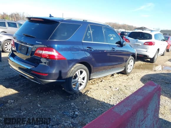 ✅ 2015 Mercedes-Benz M 350 • VIN: 4JGDA5HB6FA618830 • Лот: 43785546. Опубликован ранее на IAAI с пробегом 176 601 миль. Бесплатный доступ к архиву аукционных продаж из США и подробный отчёт об истории автомобиля на DreamBid. Изображение 4.