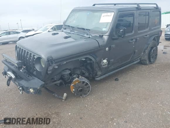 ✅ 2020 Jeep Wrangler Unlimited Willys • VIN: 1C4HJXDM8LW293878 • Lot: 42399647. Wystawiony na IAAI z przebiegiem 55 154 mil. Bezpłatny archiwum sprzedaży aukcyjnych z USA i szczegółowy raport historii pojazdu na DreamBid. Zdjęcie 6.
