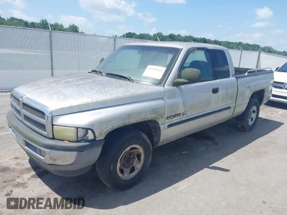 ✅ 2001 Dodge 1500 • VIN: 3B7HC13Y21G718471 • Lot: 42558873. Listed on IAAI with 265,209 mi. Free auction sales archive from the USA and detailed vehicle history report at DreamBid. Image 2.