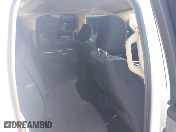 ✅ 2019 Ram 1500 Big Horn • VIN: 1C6RREBT6KN679612 • Lot: 42688864. Wystawiony na IAAI z przebiegiem 62 492 mil. Bezpłatny archiwum sprzedaży aukcyjnych z USA i szczegółowy raport historii pojazdu na DreamBid. Zdjęcie 8.