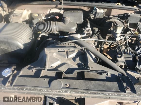 ✅ 1997 GMC Sierra 1500 • VIN: 1GTEC19W7VE558450 • Lot: 82656155. Wystawiony na Copart z przebiegiem 246 277 mil. Bezpłatny archiwum sprzedaży aukcyjnych z USA i szczegółowy raport historii pojazdu na DreamBid. Zdjęcie 11.