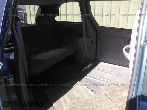 2002 Dodge Caravan Sport с VIN 1B4GP45392B709213, выставлен на аукционе IAAI как лот 21626813 с пробегом 142 889 миль миль и . История ставок и продаж доступна на DreamBid. Изображение 8.