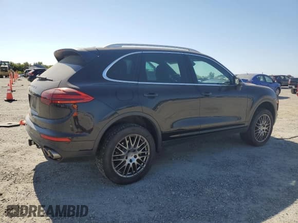 ✅ 2016 Porsche Cayenne S • VIN: WP1AB2A23GLA96711 • Lot: 62606575. Wystawiony na Copart z przebiegiem 72 769 mil. Bezpłatny archiwum sprzedaży aukcyjnych z USA i szczegółowy raport historii pojazdu na DreamBid. Zdjęcie 3.