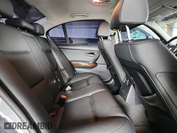 ✅ 2009 BMW 3 Series 328i • VIN: WBAPH53569A435427 • Lot: 91640135. Listed on Copart with 121,817 mi. Free auction sales archive from the USA and detailed vehicle history report at DreamBid. Image 10.