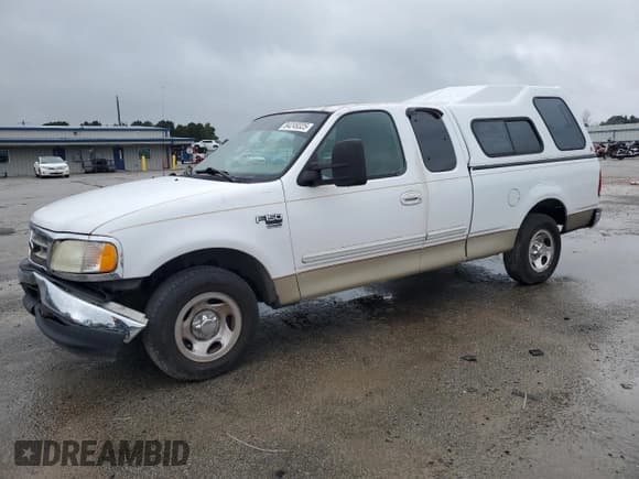 ✅ 2000 Ford F-150 XL • VIN: 1FTRX17L1YNB15360 • Lot: 84249325. Wystawiony na Copart z przebiegiem Nie podano. Bezpłatny archiwum sprzedaży aukcyjnych z USA i szczegółowy raport historii pojazdu na DreamBid. Zdjęcie 1.
