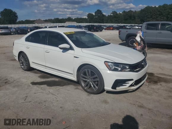 ✅ 2017 Volkswagen Passat R-Line • VIN: 1VWDT7A35HC046375 • Lot: 86240435. Wystawiony na Copart z przebiegiem 137 945 mil. Bezpłatny archiwum sprzedaży aukcyjnych z USA i szczegółowy raport historii pojazdu na DreamBid. Zdjęcie 4.