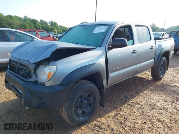 ✅ 2014 Toyota Tacoma • VIN: 3TMLU4EN1EM135084 • Lot: 42456747. Listed on IAAI with 172,921 mi. Free auction sales archive from the USA and detailed vehicle history report at DreamBid. Image 2.
