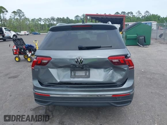 ✅ 2024 Volkswagen Tiguan SE • VIN: 3VV3B7AX8RM134486 • Lot: 42095457. Listed on IAAI with 21,295 mi. Free auction sales archive from the USA and detailed vehicle history report at DreamBid. Image 16.
