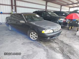 ✅ 1998 Volvo S70 • VIN: YV1LS5677W1488904 • Lot: 42889121. Wystawiony na IAAI z przebiegiem 213 278 mil. Bezpłatny archiwum sprzedaży aukcyjnych z USA i szczegółowy raport historii pojazdu na DreamBid. Zdjęcie 1.