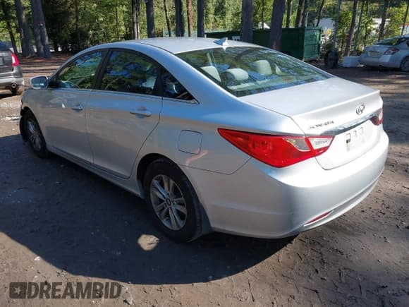 ✅ 2012 Hyundai Sonata GLS • VIN: 5NPEB4AC4CH484035 • Лот: 43219096. Опубликован ранее на IAAI с пробегом 189 936 миль. Бесплатный доступ к архиву аукционных продаж из США и подробный отчёт об истории автомобиля на DreamBid. Изображение 3.