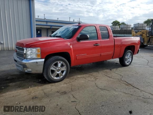 ✅ 2013 Chevrolet Silverado 1500 LT • VIN: 1GCRCSE0XDZ384681 • Lot: 67942974. Listed on Copart with 180,585 mi. Free auction sales archive from the USA and detailed vehicle history report at DreamBid. Image 1.