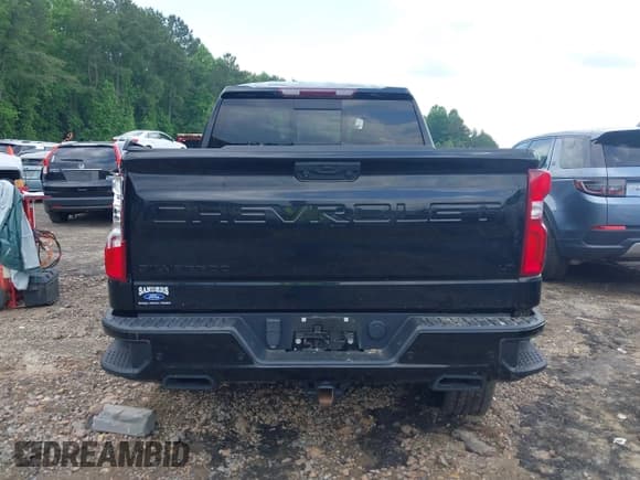 ✅ 2022 Chevrolet Silverado 1500 LT Trail Boss • VIN: 3GCUDFEDXNG527387 • Lot: 42269841. Wystawiony na IAAI z przebiegiem Nie podano. Bezpłatny archiwum sprzedaży aukcyjnych z USA i szczegółowy raport historii pojazdu na DreamBid. Zdjęcie 15.