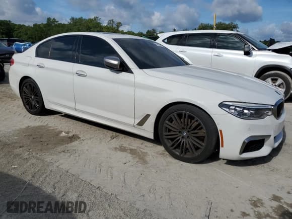 ✅ 2018 BMW 5 Series M550i xDrive • VIN: WBAJB9C53JB034866 • Лот: 68623265. Опубликован ранее на Copart с пробегом 88 967 миль. Бесплатный доступ к архиву аукционных продаж из США и подробный отчёт об истории автомобиля на DreamBid. Изображение 4.