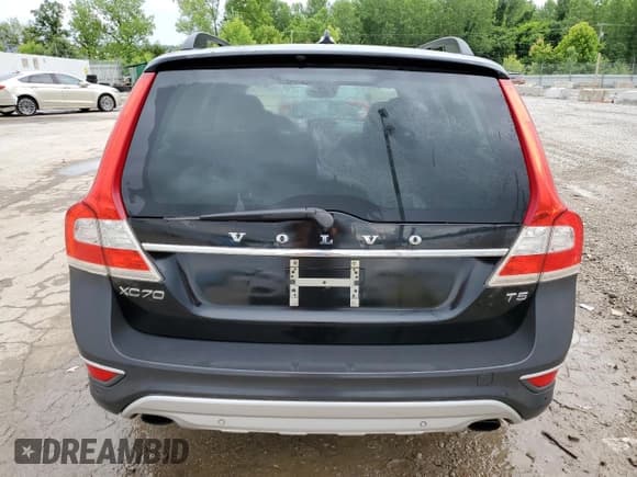 ✅ 2015 Volvo XC70 T5 Drive-E Premier • VIN: YV440MBK8F1225029 • Lot: 60463035. Wystawiony na Copart z przebiegiem 162 498 mil. Bezpłatny archiwum sprzedaży aukcyjnych z USA i szczegółowy raport historii pojazdu na DreamBid. Zdjęcie 6.