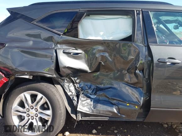 ✅ 2020 Chevrolet Blazer LT • VIN: 3GNKBHRS0LS659397 • Lot: 40788967. Listed on IAAI with 62,469 mi. Free auction sales archive from the USA and detailed vehicle history report at DreamBid. Image 6.