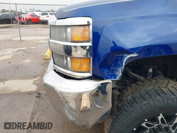 ✅ 2015 Chevrolet Silverado 2500HD Work Truck • VIN: 1GC0CUEG0FZ105243 • Lot: 41379638. Wystawiony na IAAI z przebiegiem 206 104 mil. Bezpłatny archiwum sprzedaży aukcyjnych z USA i szczegółowy raport historii pojazdu na DreamBid. Zdjęcie 20.