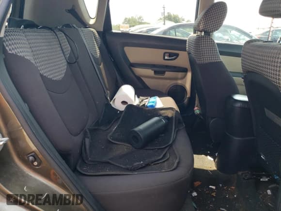 ✅ 2012 Kia Soul + • VIN: KNDJT2A65C7416065 • Lot: 66055035. Wystawiony na Copart z przebiegiem 201 309 mil. Bezpłatny archiwum sprzedaży aukcyjnych z USA i szczegółowy raport historii pojazdu na DreamBid. Zdjęcie 11.