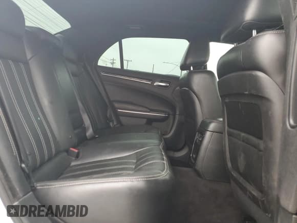 ✅ 2018 Chrysler 300 S • VIN: 2C3CCABG9JH244526 • Lot: 60982375. Listed on Copart with 137,259 mi. Free auction sales archive from the USA and detailed vehicle history report at DreamBid. Image 10.