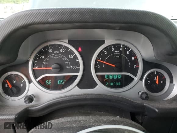 ✅ 2008 Jeep Wrangler Rubicon • VIN: 1J8GA64198L650305 • Лот: 70573535. Опубликован ранее на Copart с пробегом 218 738 миль. Бесплатный доступ к архиву аукционных продаж из США и подробный отчёт об истории автомобиля на DreamBid. Изображение 9.