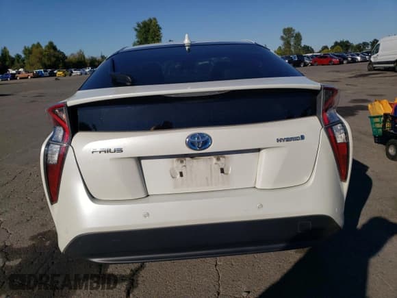 ✅ 2017 Toyota Prius Three Touring • VIN: JTDKARFU8H3037697 • Lot: 80854205. Listed on Copart with 30,262 mi. Free auction sales archive from the USA and detailed vehicle history report at DreamBid. Image 6.