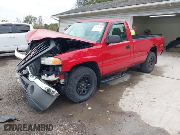 ✅ 2007 GMC Sierra 1500 Work Truck • VIN: 1GTEK14V67Z100721 • Лот: 43492368. Опубликован ранее на IAAI с пробегом 108 039 миль. Бесплатный доступ к архиву аукционных продаж из США и подробный отчёт об истории автомобиля на DreamBid. Изображение 2.
