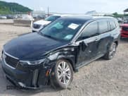 ✅ 2022 Cadillac XT6 Premium Luxury • VIN: 1GYKPDRS0NZ119583 • Lot: 42675399. Wystawiony na IAAI z przebiegiem 64 812 mil. Bezpłatny archiwum sprzedaży aukcyjnych z USA i szczegółowy raport historii pojazdu na DreamBid. Zdjęcie 2.