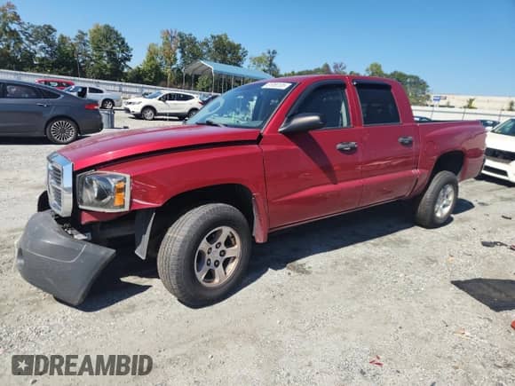 ✅ 2006 Dodge Dakota ST • VIN: 1D7HE28N46S645186 • Lot: 81959105. Wystawiony na Copart z przebiegiem 189 640 mil. Bezpłatny archiwum sprzedaży aukcyjnych z USA i szczegółowy raport historii pojazdu na DreamBid. Zdjęcie 1.