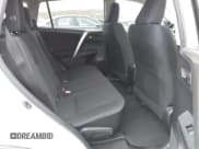 ✅ 2015 Toyota RAV4 XLE • VIN: JTMRFREV5FD131778 • Lot: 43658285. Wystawiony na IAAI z przebiegiem 74 919 mil. Bezpłatny archiwum sprzedaży aukcyjnych z USA i szczegółowy raport historii pojazdu na DreamBid. Zdjęcie 8.