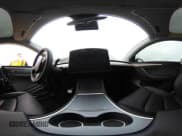 ✅ 2023 Tesla Model Y Long Range • VIN: 7SAYGDEE3PF696104 • Lot: 43016890. Wystawiony na IAAI z przebiegiem 27 769 mil. Bezpłatny archiwum sprzedaży aukcyjnych z USA i szczegółowy raport historii pojazdu na DreamBid. Zdjęcie 20.