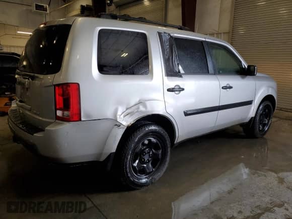 2010 Honda Pilot LX with VIN 5FNYF4H24AB030362, listed as a Copart auction lot 71767715 with 208,261 mi miles and Salvage title. Bid and sale history available at DreamBid. Image 3.