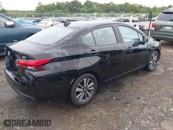 ✅ 2021 Nissan Versa SV • VIN: 3N1CN8EV3ML885761 • Lot: 42872997. Wystawiony na IAAI z przebiegiem 78 099 mil. Bezpłatny archiwum sprzedaży aukcyjnych z USA i szczegółowy raport historii pojazdu na DreamBid. Zdjęcie 4.