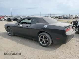 2010 Dodge Challenger SE z VIN 2B3CJ4DV1AH190039, wystawiony jako Copart lot #76361104 z przebiegiem 96 584 mil mil oraz Szkoda całkowita • Salvage title. Historia ofert i sprzedaży dostępna na DreamBid. Obrazek 2.
