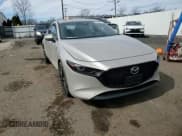 ✅ 2022 Mazda 3 Premium • VIN: JM1BPBML2N1501090 • Лот: 48104385. Опубликован ранее на Copart с пробегом 22 356 миль. Бесплатный доступ к архиву аукционных продаж из США и подробный отчёт об истории автомобиля на DreamBid. Изображение 11.