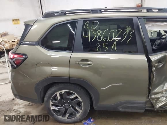 ✅ 2025 Subaru Forester Limited • VIN: JF2SLDRC7SH404245 • Лот: 43860233. Опубликован ранее на IAAI с пробегом 12 261 миль. Бесплатный доступ к архиву аукционных продаж из США и подробный отчёт об истории автомобиля на DreamBid. Изображение 18.
