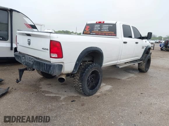 ✅ 2017 Ram 2500 Tradesman • VIN: 3C6UR5HJ5HG685791 • Lot: 41921847. Listed on IAAI with 152,631 mi. Free auction sales archive from the USA and detailed vehicle history report at DreamBid. Image 4.