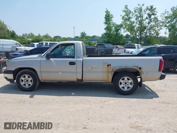 ✅ 2005 Chevrolet Silverado 1500 Work Truck • VIN: 1GCEC14X75Z136767 • Lot: 42467837. Listed on IAAI with 214,418 mi. Free auction sales archive from the USA and detailed vehicle history report at DreamBid. Image 13.