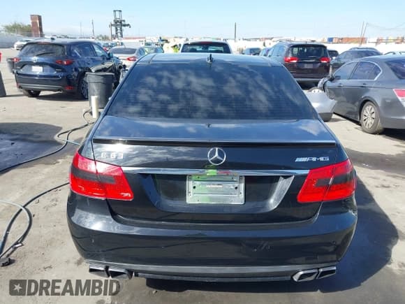 ✅ 2010 Mercedes-Benz E 63 AMG • VIN: WDDHF7HBXAA162896 • Лот: 41698765. Опубликован ранее на IAAI с пробегом 137 519 миль. Бесплатный доступ к архиву аукционных продаж из США и подробный отчёт об истории автомобиля на DreamBid. Изображение 16.