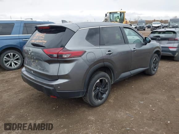 ✅ 2024 Nissan Rogue SV • VIN: JN8BT3BB8RW421169 • Lot: 43576058. Listed on IAAI with 45,480 mi. Free auction sales archive from the USA and detailed vehicle history report at DreamBid. Image 4.