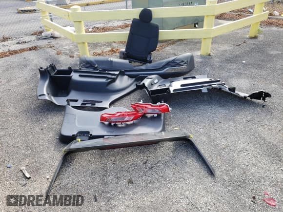 ✅ 2022 Hyundai Tucson Blue • VIN: KM8JBCA12NU029244 • Lot: 61895572. Wystawiony na Copart z przebiegiem 4 301 mil. Bezpłatny archiwum sprzedaży aukcyjnych z USA i szczegółowy raport historii pojazdu na DreamBid. Zdjęcie 9.