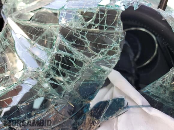 ✅ 2012 Hyundai Sonata SE • VIN: 5NPEC4AC2CH356311 • Lot: 68482084. Listed on Copart with Not provided. Free auction sales archive from the USA and detailed vehicle history report at DreamBid. Image 9.