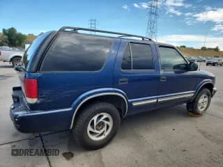✅ 2001 Chevrolet Blazer LT • VIN: 1GNDT13W112161047 • Lot: 70198165. Wystawiony na Copart z przebiegiem 247 720 mil. Bezpłatny archiwum sprzedaży aukcyjnych z USA i szczegółowy raport historii pojazdu na DreamBid. Zdjęcie 3.