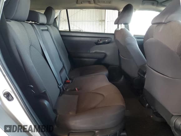 ✅ 2022 Toyota Highlander Hybrid LE • VIN: 5TDBBRCH9NS554960 • Лот: 87237015. Опубликован ранее на Copart с пробегом 52 954 миль. Бесплатный доступ к архиву аукционных продаж из США и подробный отчёт об истории автомобиля на DreamBid. Изображение 11.