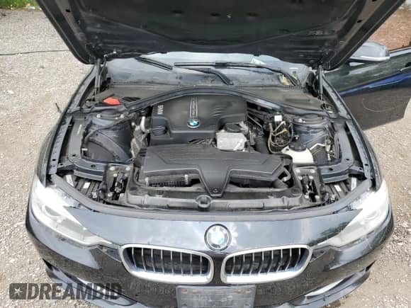 2014 BMW 3 Series 328i xDrive z VIN WBA3B3C54EJ979844, wystawiony jako Copart lot #59203825 z przebiegiem 197 081 mil mil oraz Czysty tytuł • Clean title. Historia ofert i sprzedaży dostępna na DreamBid. Obrazek 11.