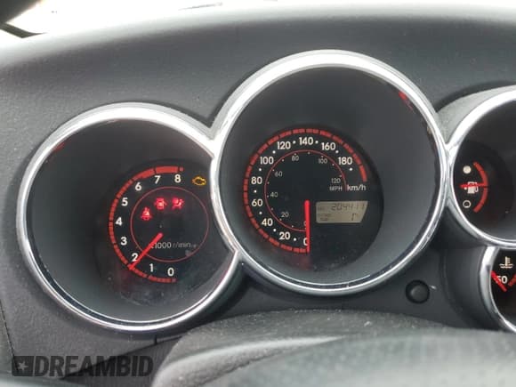 ✅ 2006 Pontiac Vibe • VIN: 5Y2SL65886Z448962 • Lot: 92386855. Wystawiony na Copart z przebiegiem 204 411 mil. Bezpłatny archiwum sprzedaży aukcyjnych z USA i szczegółowy raport historii pojazdu na DreamBid. Zdjęcie 9.